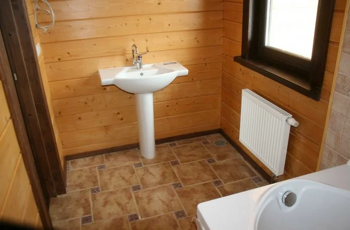 A fürdőszoba javítása egy fillérért, vagy hogyan lehet 10 000 rubelen belül tartani