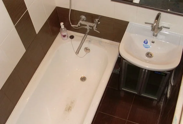 A fürdőszoba javítása egy fillérért, vagy hogyan lehet 10 000 rubelen belül tartani