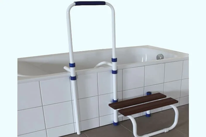 Hogyan lehet a fürdőkádat biztonságossá tenni az idősek számára hasznos tippek
