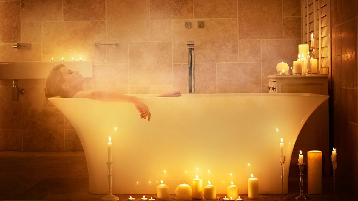 Hogyan fiatalítja és revitalizálja a testet egy forró fürdő?